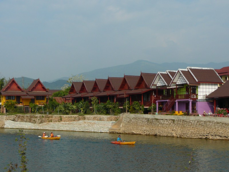 VANG VIENG 38 [800x600]